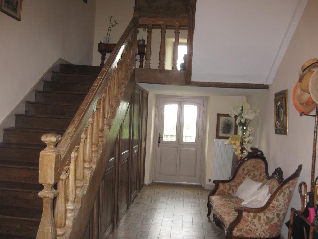 Berneuil  Le Domaine De Panissac Bed & Breakfast エクステリア 写真