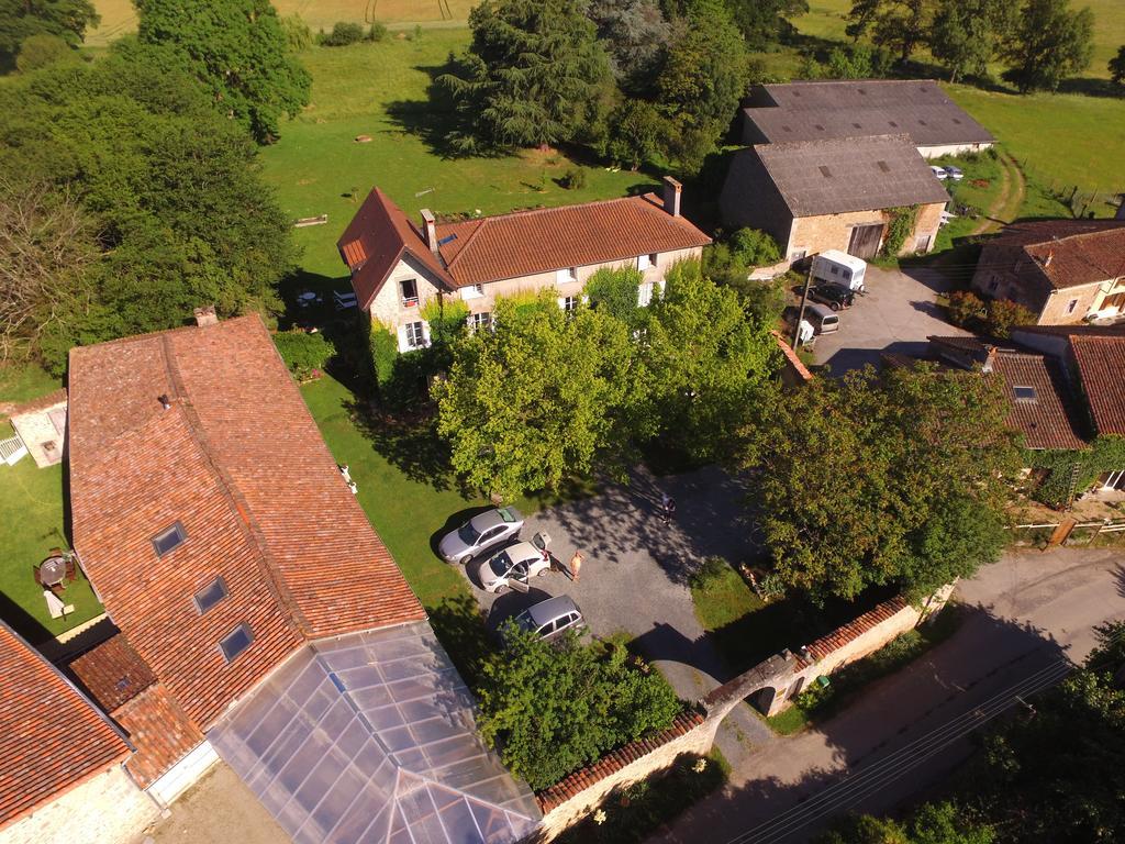 Berneuil  Le Domaine De Panissac Bed & Breakfast エクステリア 写真
